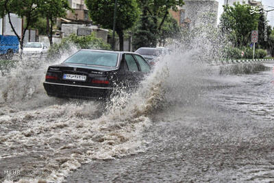 فیلم/ آب‌گرفتگی خیابان‌های شیراز در پی بارش شدید