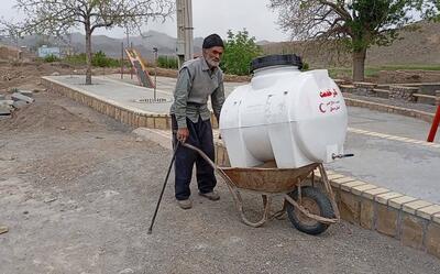 ۲۰ تانکر آب در روستاهای محروم بخش بیارجمند شاهرود توزیع شد