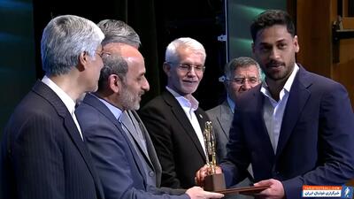 اهدای جایزه برترین گل سال به مهدی میرجلیلی - پارس فوتبال | خبرگزاری فوتبال ایران | ParsFootball