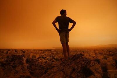 (تصاویر) طوفان نارنجی آتن را بلعید!