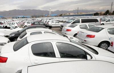 ادامه روند نزولی بازار خودرو در پایان هفته | اقتصاد24
