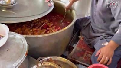 (ویدئو) غذای خیابانی مشهور در پاکستان؛ طبخ و سرو سیری پای (کله پاچه)