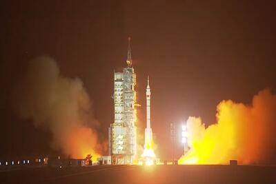 ماموریت «شنژو ۱۸» عازم ایستگاه فضایی چین شد