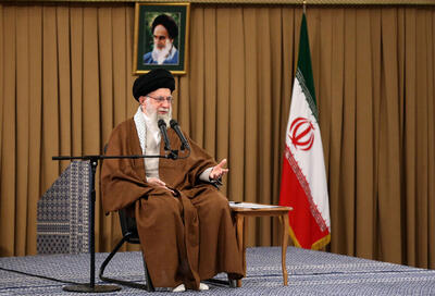 رهبر انقلاب: هدف از تحریم در تنگنا گذاشتن نظام جمهوری اسلامی است