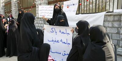 روحانیون با لباس جنگی در تجمع اعتراضی به بی‌حجابی در قم!+عکس