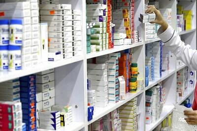 داروخانه‌ها برای خرید شیرخشک پول ندارند/ ۲۶ همت بدهی بیمه‌ها