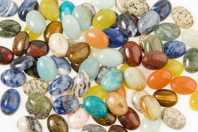 نگاهی به سنگ درمانی و خواص سنگ ها و درمان با آن ها در علوم نوین