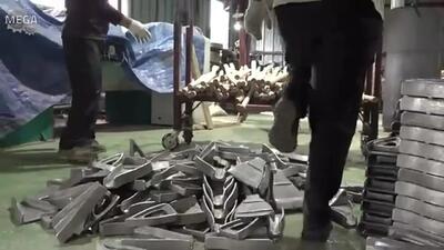 (ویدئو) کره ای ها چگونه هزاران «بیل» را در کارخانه تولید می کنند؟