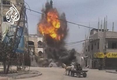 (ویدئو) لحظه اصابت موشک به خانه‌ای در شمال غزه