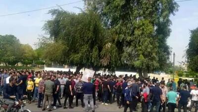 تداوم اعتراض کارگران کاغذپارس: «تغییر قرار داد» مطالبه اصلی ما است