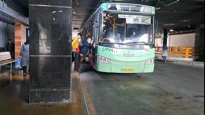 اتوبوس‌هایی که به فرمان خانم‌ها حرکت می‌کنند