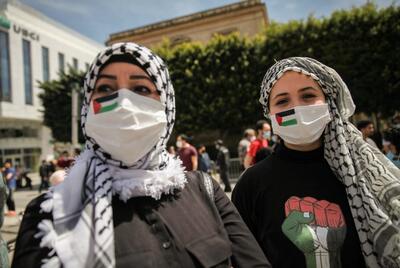 عکس/چفیه فلسطینی بر گردن جرج واشنگتن!