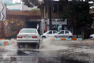 ببینید | آب گرفتگی معابر شهر بیرجند پس از بارش رگباری باران