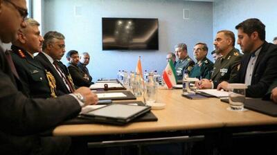 جزئیات دیدار وزیر دفاع و همتای هندی؛ گسترش همکاری‌های دفاعی و نظامی