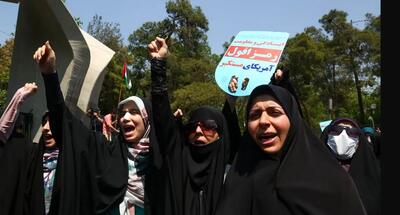 جمعیت تجمع ضدآمریکایی مقابل دانشگاه تهران+عکس