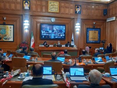 جلسه پرحاشیه شورا در «روز شوراها»؛ از ترک جلسه ۱۳ عضو تا تک‌ماده مدیریت شهری برای قبولی
