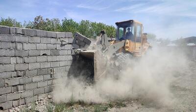 مقابله با تغییر کاربری غیرمجاز ۱۱۰ هکتار از اراضی زراعی کرج/ ۵۷ مورد دیوارکشی و قطعه‌بندی تخریب شد