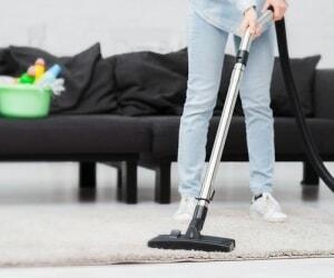 چطور فرش را همیشه نو و تمیز نگه داریم؟