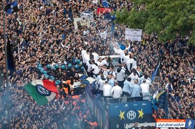 بنر توهین‌آمیز در دستان دومفریز؛ جشن قهرمانی اینتر، رقیب همشهری را عصبانی خواهد کرد - پارس فوتبال | خبرگزاری فوتبال ایران | ParsFootball
