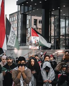 قابی‌زیبا از رهبرانقلاب درتجمع ضدصهیونیستی در کانادا