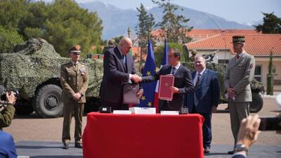 ایتالیا و فرانسه برای تقویت صنعت دفاعی اروپا، تعهدنامه‌ امضا کردند