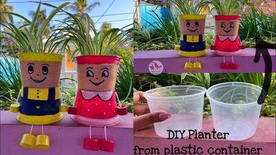 فقط با دو تا ظرف پلاستیکی بازیافتی یک گلدان گل فوق العاده زیبا بساز !