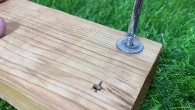 (ویدئو) چگونه یک ابزار ساده و کارآمد برای تیز کردن چاقو در خانه بسازیم؟