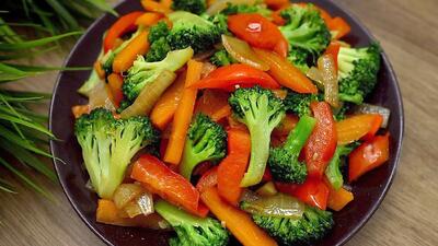 فیلم/ طرز تهیه بشقاب سبزیجات خوشمزه و سالم را ببینید؛ ضرر نمی کنید!