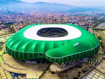 عجیب ترین استادیوم فوتبال جهان بر روی صخره های سنگی + فیلم