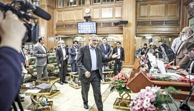 خروج علیه شهردار تهران