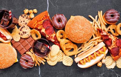 مصرف زیاد غذاهای ناسالم می تواند موجب آسیب مغزی شود