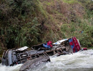 تصادف اتوبوس در پرو ۳۸ کشته و زخمی برجای گذاشت