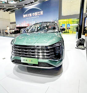 زورآزمایی جی‌ای سی (JAC) با غول‌‌‌های خودروسازی جهان در نمایشگاه پکن 2024