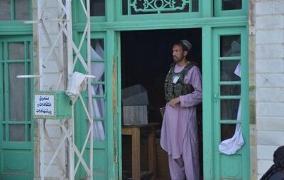 (ویدئو) به خاک و خون کشیدن نمازگزاران شیعه در حکومت طالبان