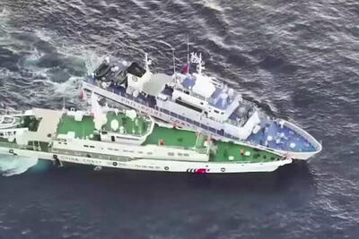 لحظه تصادف گارد ساحلی چین با کشتی فیلیپینی از چند نمای مختلف | ویدئو