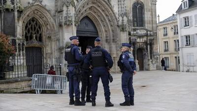 درخواست وزیر کشور فرانسه برای افزایش تدابیر امنیتی در اطراف عبادتگاه‌ها