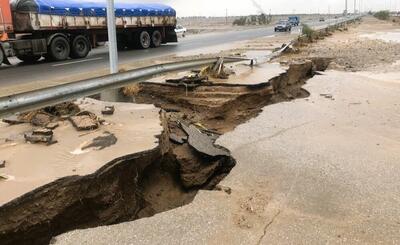 تخریب یک پل و ۳ کیلومتر از جاده‌های یزد در سیل اخیر