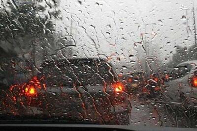 فیلم/  باران  گرد و خاک را از آسمان آبادان شست