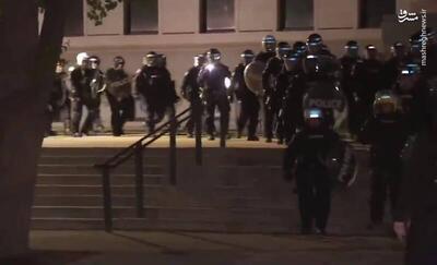 فیلم/ ورود نیروهای پلیس برای سرکوب دانشجویان در دانشگاه یوتا