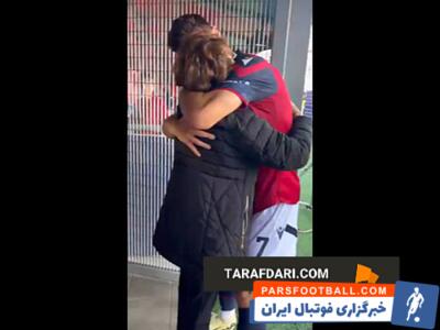 خوشحالی ریکاردو اورسولینی به همراه مادربزرگش پس از صعود بولونیا به رقابت های اروپایی - پارس فوتبال | خبرگزاری فوتبال ایران | ParsFootball