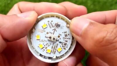 (ویدئو) روشی متفاوت برای تعمیر کردن لامپ LED با فویل آلومینیومی