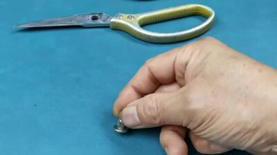 راز تیز کردن قیچی در کمترین زمان: روشی شگفت‌انگیز در 3 دقیقه (ویدئو)