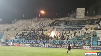 آتش بازی هواداران استقلال خوزستان بعد از گل تساوی - پارس فوتبال | خبرگزاری فوتبال ایران | ParsFootball