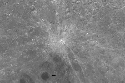 منشا دومین قمر زمین، دهانه‌ای در ماه است - زومیت