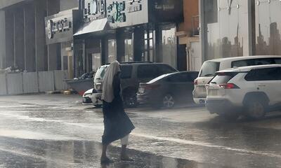 آب‌گرفتگی خیابان‌های ریاض عربستان (فیلم)