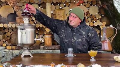 (ویدئو) غذای روستای در آذربایجان؛ پخت دیدنی 4 کیلو دنده گاو در تنور