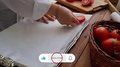 گوجه‌فرنگی‌هایتان را هدر ندهید! آموزش تصویری خشک کردن گوجه در خانه (ویدئو)