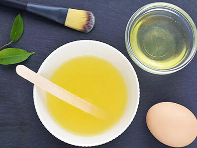 ۷ تاثیر شگفت انگیز و باورنکردنی سفیده و زرده تخم مرغ برای پوست و مو