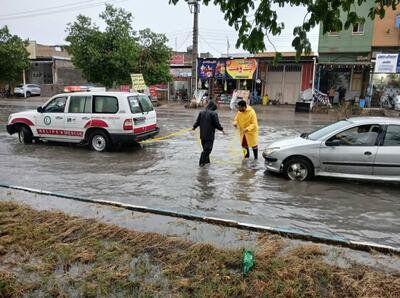 رهاسازی ۳۰ خودرو در آبگرفتگی دزفول/ امدادرسانی گسترده در پی بارندگی شدید