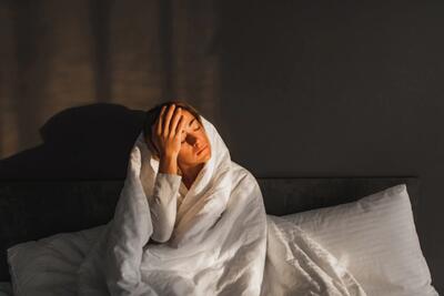 از عوارض خوابیدن با ناراحتی و استرس چه می‌ دانید؟
